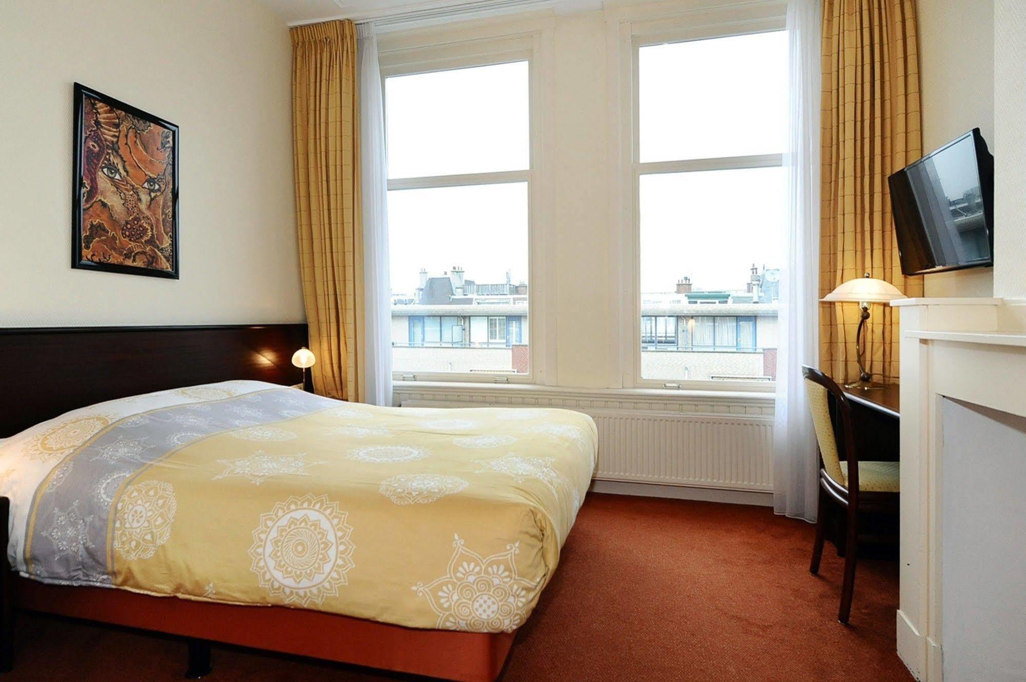 Hotel Bor Scheveningen 3*