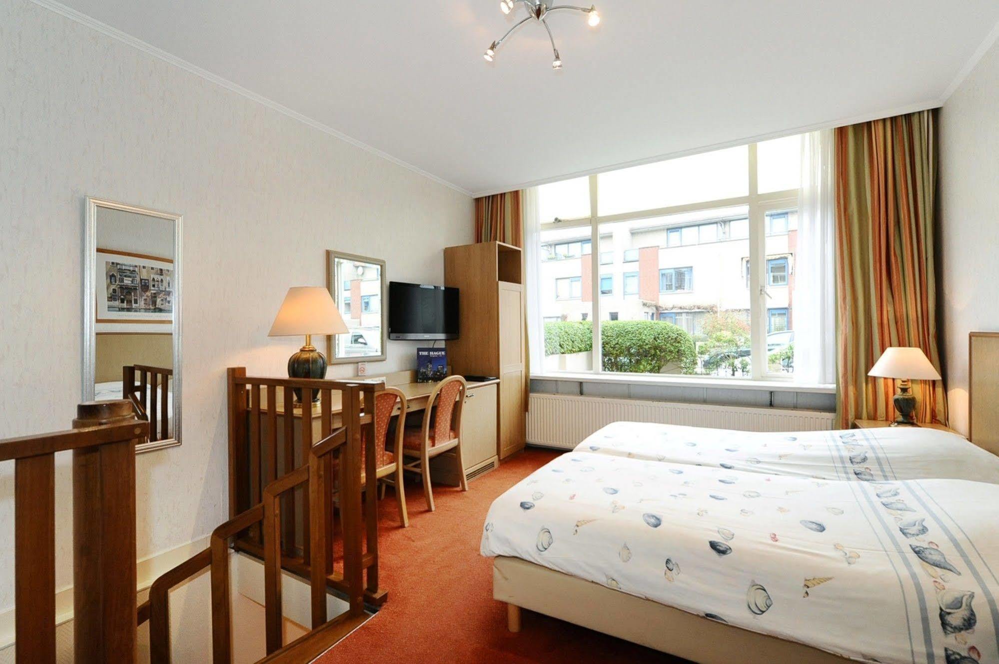 Hotel Bor Scheveningen 3*