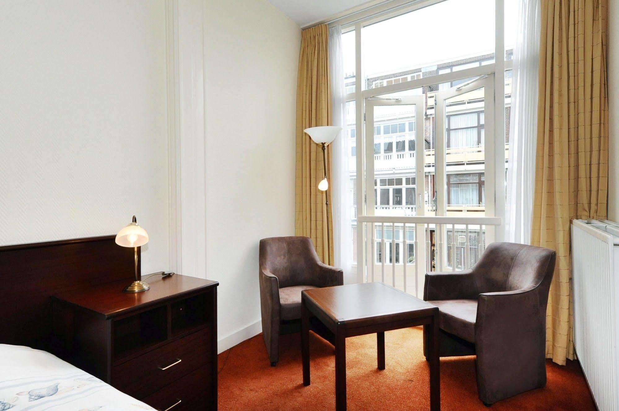 Bor Scheveningen Hotel 3*