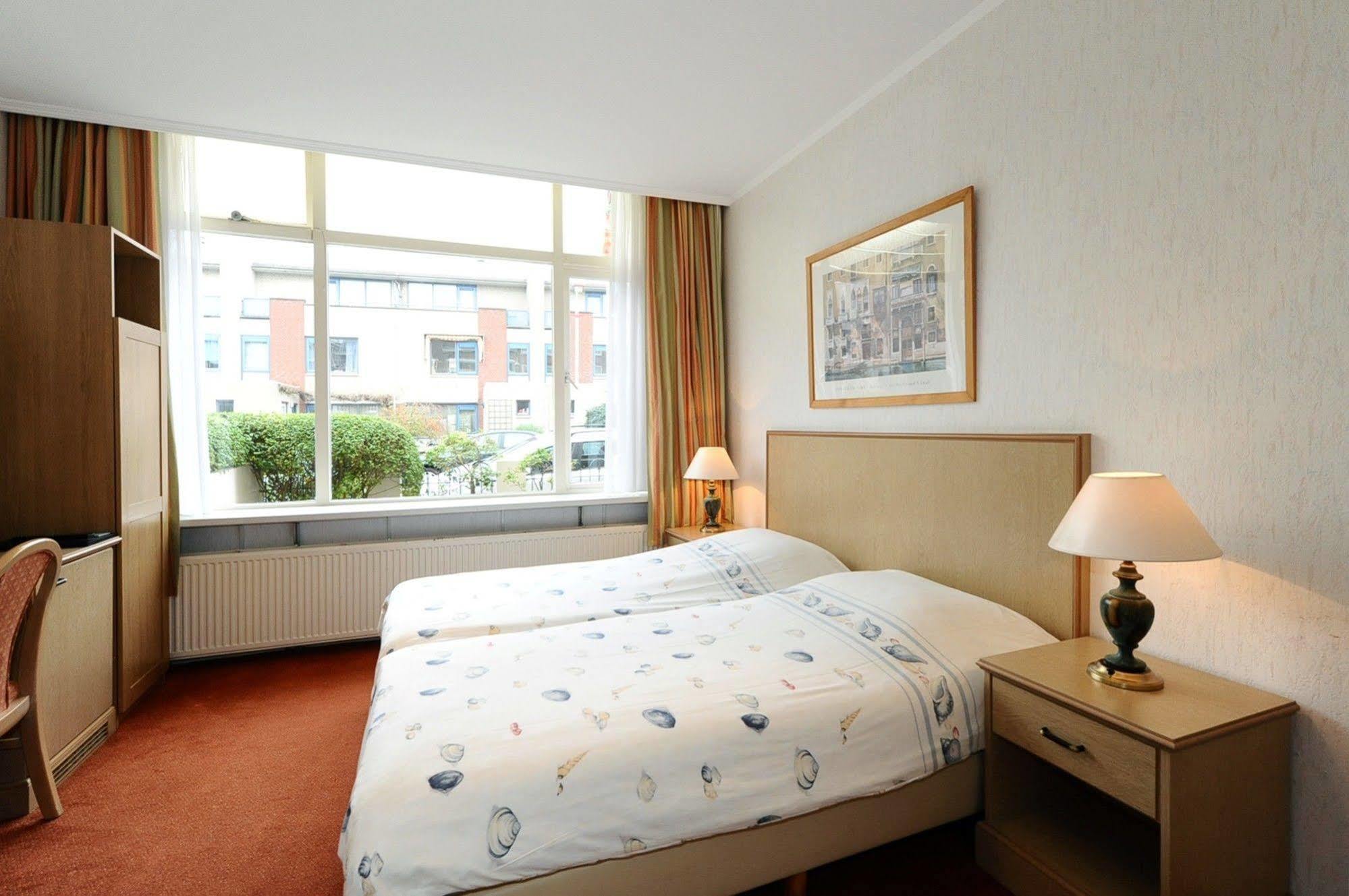 Bor Scheveningen Hotel 3*